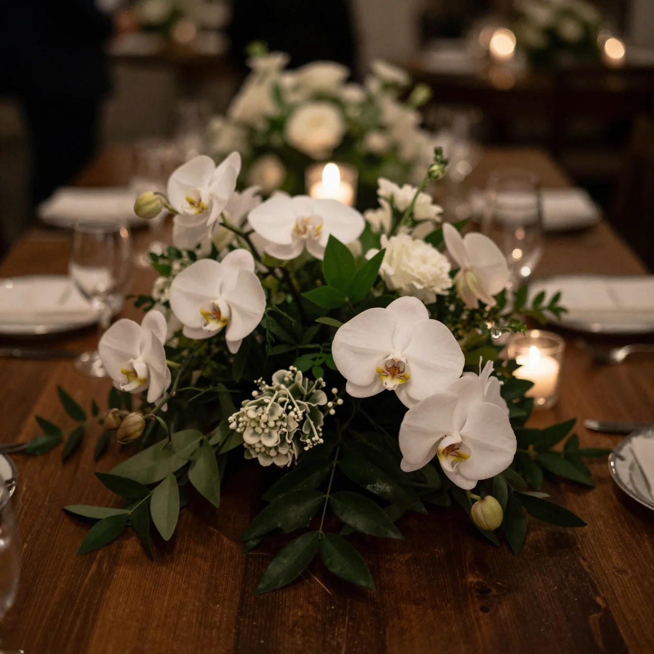 Tischdeko für eine elegante Abendveranstaltung